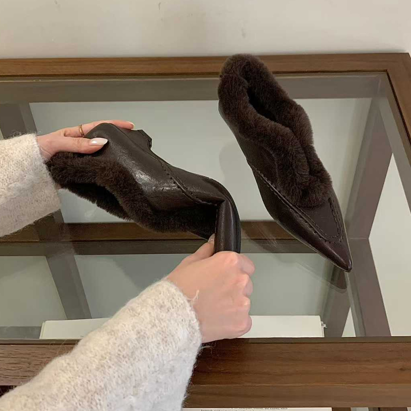 欧美时尚尖头瘦脚毛毛鞋口套脚粗跟低跟法式深口单鞋加绒女鞋子冬,淘宝优惠券,粉丝福利购,淘宝优惠卷