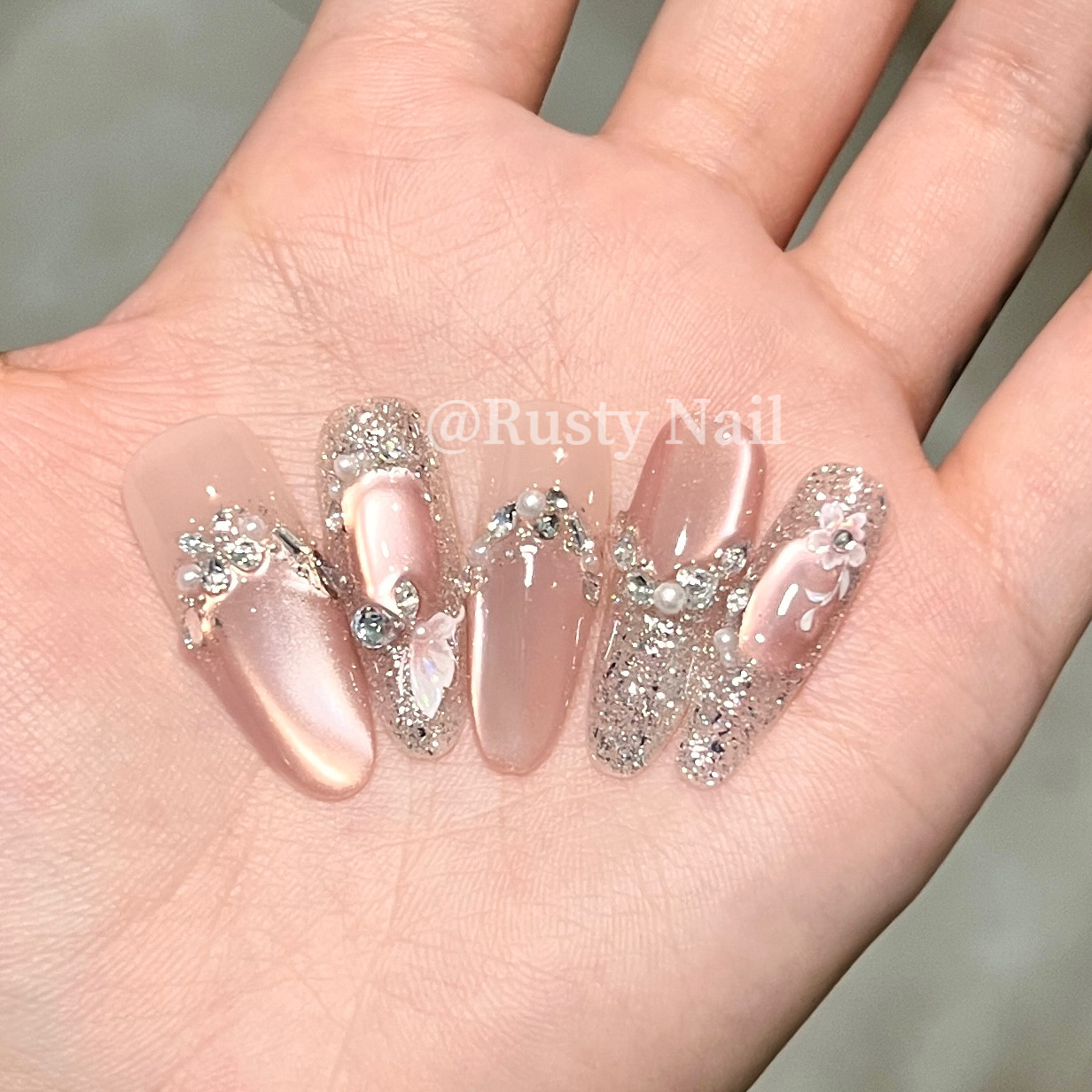 【现货】纯欲显白冰透粉色猫眼纯手工穿戴甲爆闪亮片长款美甲贴片,淘宝优惠券,粉丝福利购,淘宝优惠卷