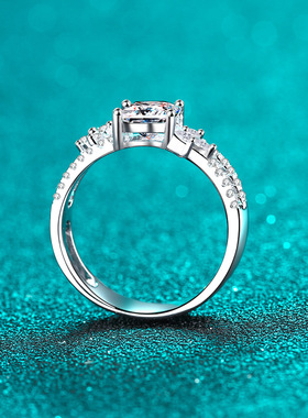 S925纯银女结婚介子公主方莫桑石戒指指环莫桑钻戒指情侣订婚礼物