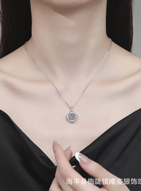 925纯银莫桑石吊坠梯方满钻奢华灵动锁骨链女1克拉莫桑钻石项链