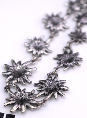 默认瑕疵古银色做旧太阳花项链