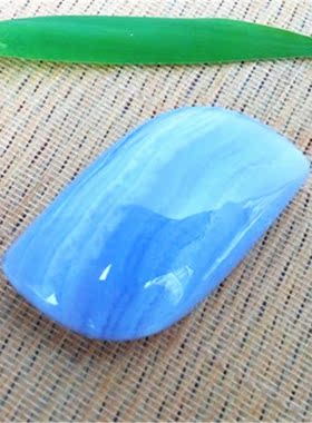 S形规则天然蓝玉髓不定形吊坠