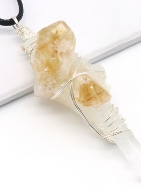 【茜茜珠饰】白水晶柱原石镶嵌绕丝吊坠粘树脂胶底座项链 四色