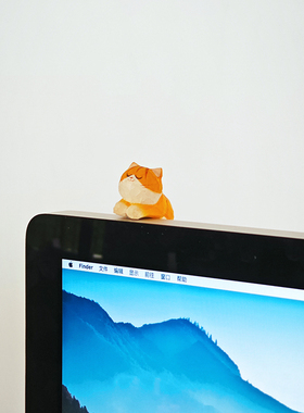 木雕猫咪电脑屏幕装饰摆件办公室工位桌面解压玩偶可爱桌宠小饰品