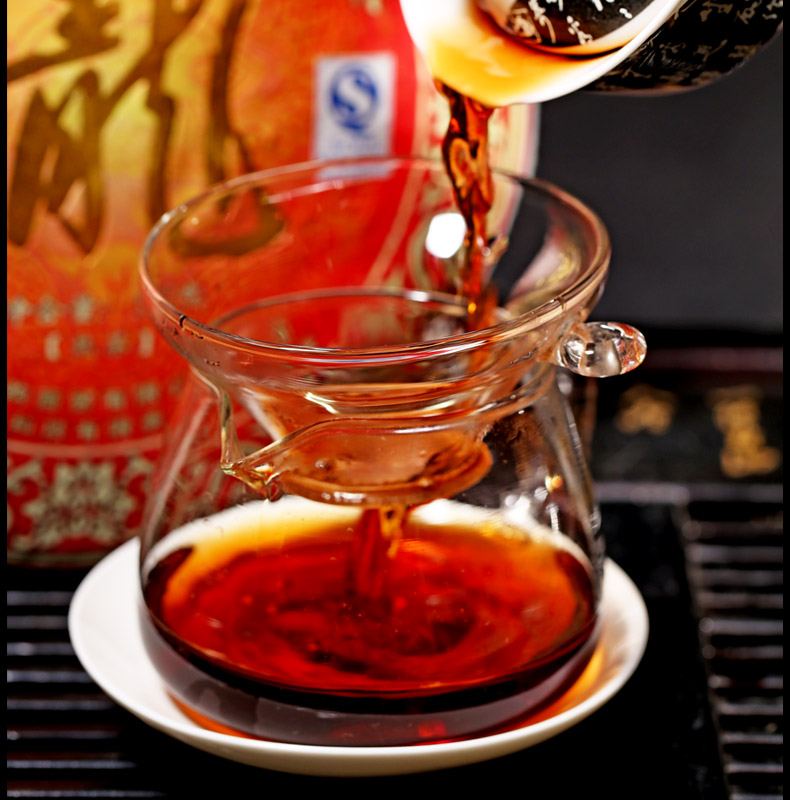 龙饼普洱茶熟茶叶六年陈普洱茶 壬辰龙年 2012 新益号 2499g 片整提 7 龙饼普洱茶熟茶叶六年陈普洱茶 壬辰龙年 2012 新益号 2499g 片整提 7