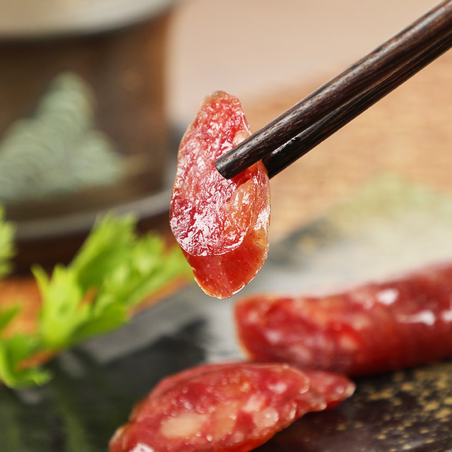 Authentic Cantonese spicy sausage, Cantonese style Yunnan specialty flavor cured meat, claypot rice, bacon