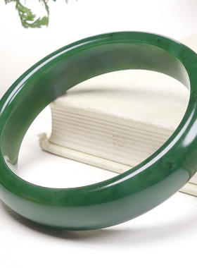 天然和田碧玉菠菜绿女款玉镯