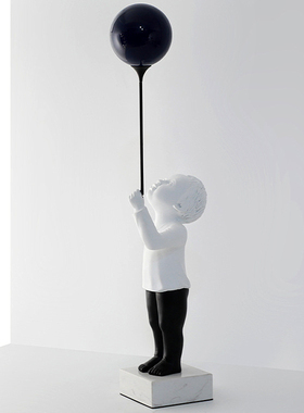 意式风别墅会所黑白色小孩装饰品