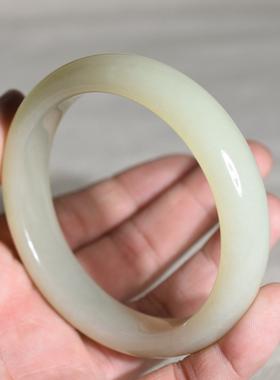 和田玉窄条手镯59mm正品玉镯新疆、推荐体形纤细高挑的妹妹佩戴