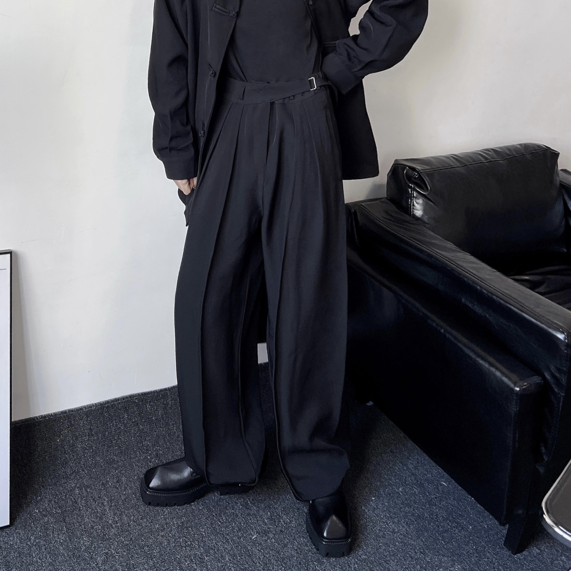 2022春韩版男士暗黑潮流设计感垂感直筒时髦简约禁欲宽松休闲长裤-图1