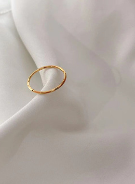 女设计小众时尚个性简约