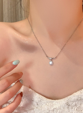 微镶锆石方糖吊坠项链女轻奢气质百搭钛钢锁骨链小巧打结单钻配饰