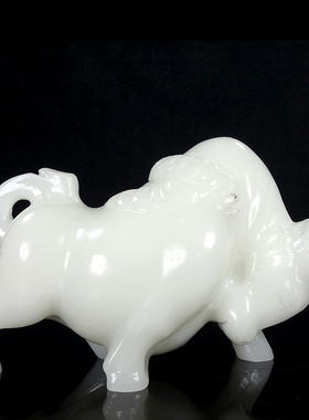 天然阿富汗白玉牛扭转乾坤办公室客厅桌面摆件十二生肖金钱牛摆件