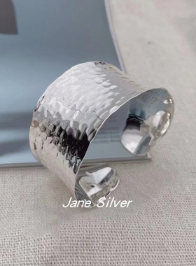 通体s925银欧美锤纹感手镯