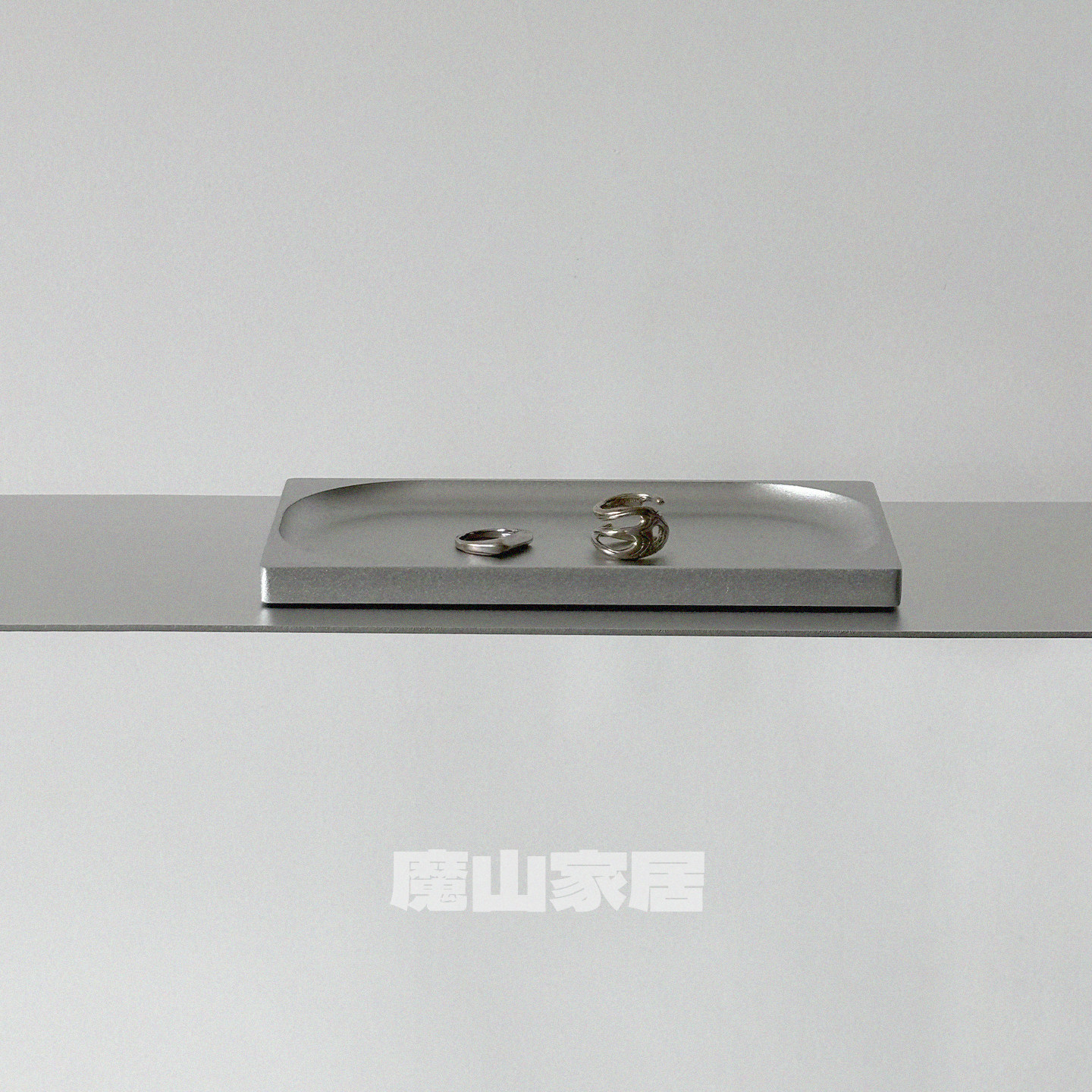 魔山极简主义桌面收纳不锈钢包豪斯多层咖啡杯化妆品香水收纳架子,淘宝优惠券,粉丝福利购,淘宝优惠卷