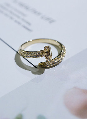 欧美经典铆钉原创微镶半宝戒指