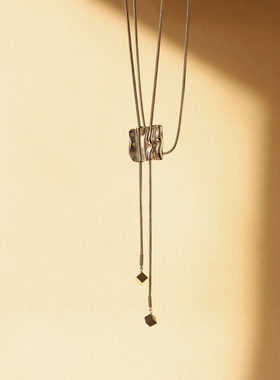 多方来财~复古几何褶皱方块推拉不规则项链秋冬钛钢毛衣链