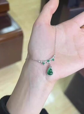 祖母绿葫芦项链女款2024新款轻奢小众高级感玉石锁骨颈链精致吊坠
