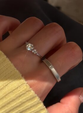 仿莫桑石钻戒女情侣对戒一对轻奢高级感柏林情书求婚结婚戒指礼物