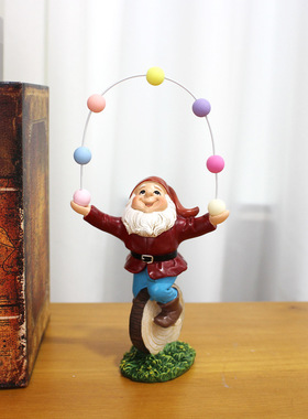 亚马逊跨境新品杂技抛球矮人摆件