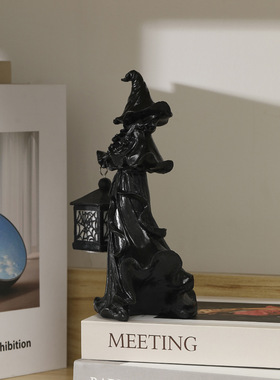 跨境新款卡通创意万圣节黑袍女巫太阳能灯树脂工艺品摆件现货工厂