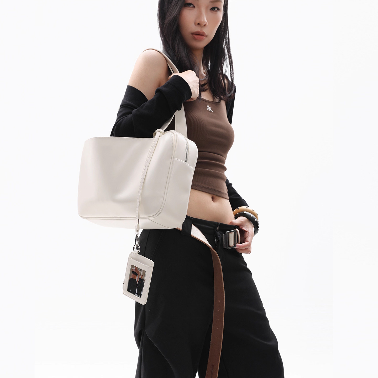 简着25AW 原创 冷感白 袋鼠包大号 波士顿包枕头小方包单肩腋下包,淘宝优惠券,粉丝福利购,淘宝优惠卷