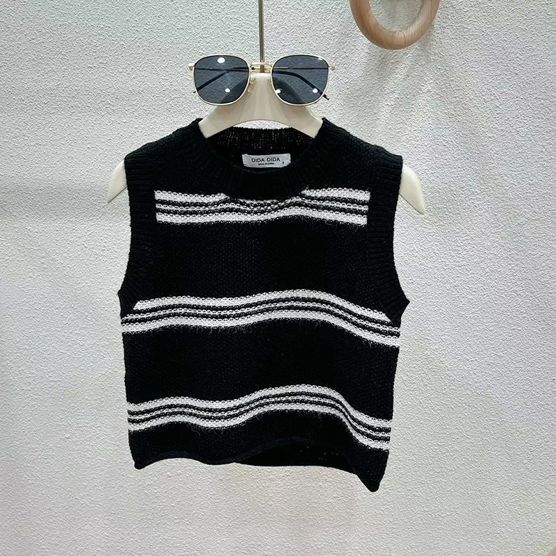 女童套装春秋季2025新款洋气时髦儿童装宝宝衬衫牛仔裤三件套秋装 - 图2