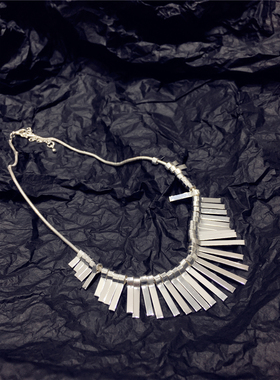 银色金属长条几何项链