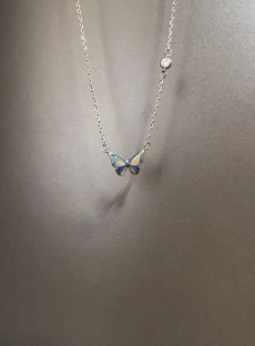 Heureusement温感变色蝴蝶项链女小众设计吊坠毛衣链高级感锁骨链