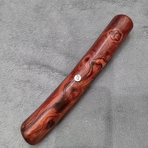 越南紫檀柳榴鬼脸随型棍棒原木把玩防身崖柏棒似海南黄花梨笔筒 - 图0