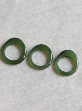 天然和田玉辣绿碧玉戒指