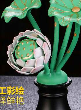 家居室内鎏金莲花宝瓶摆件
