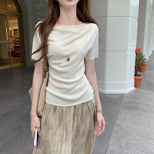 法式温柔风一字领褶皱针织衫女短袖夏季修身显瘦纯欲露肩荡领上衣 - 图0