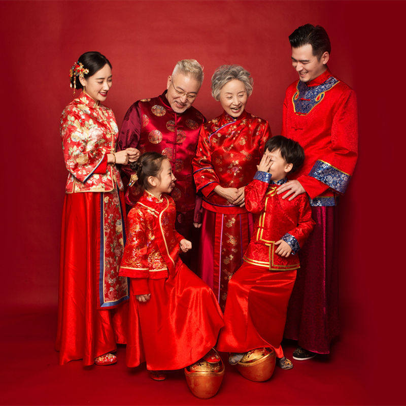 影楼新款全家福服装过年红色一家六口民国风拍照亲子装家庭服装,淘宝优惠券,粉丝福利购,淘宝优惠卷