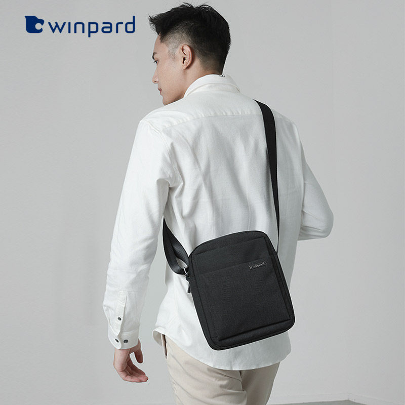 威豹简约单肩包商务休闲可装水杯 威豹男士包袋