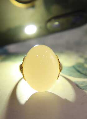 藕粉鸽子蛋首镶嵌戒指天然和田玉