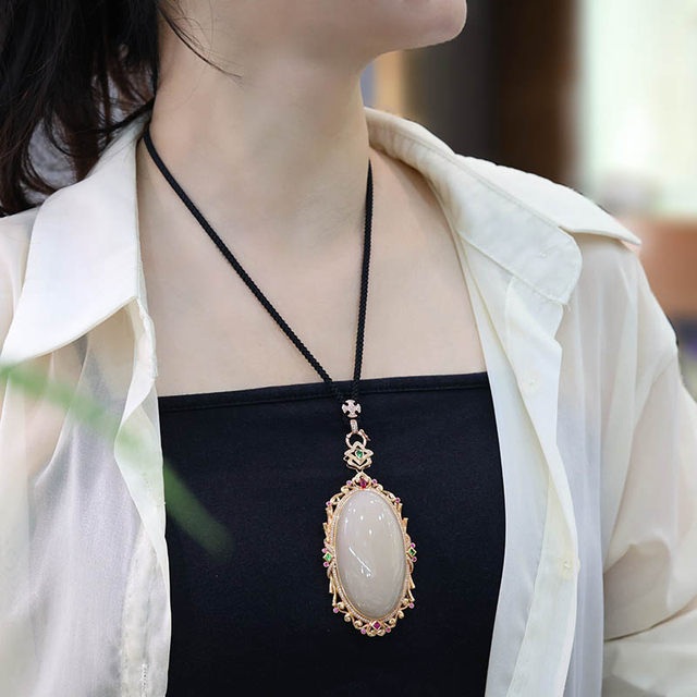 Original design jade gold inlaid jade necklace as a gift for wife