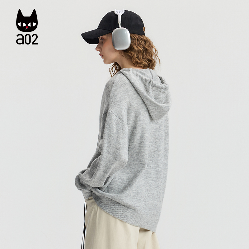 a02宽松灰色连帽针织衫女2025新款秋季通勤百搭休闲毛衣秋装上衣 - 图2