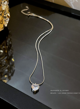 简约复古时尚爱心项链ins潮流嘻哈设计吊坠冷淡风超仙百搭锁骨链