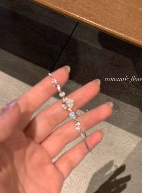 轻奢小众ins风花朵手链女高级设计感抽拉式锆石蝴蝶手串手饰