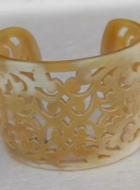 镂空雕刻个性开口宽边牛角手镯子