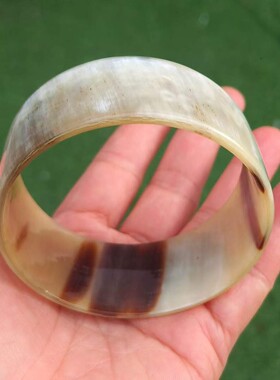 天然牛角雕刻复古宽面圆润手镯子