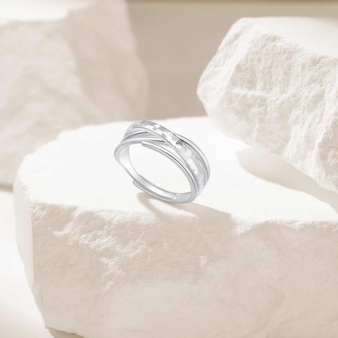 Chao Acer Royal Style Dolphin Back Silver Ring S925 Silver Loach Back Crushed Ice Exploding Women's Ring Shows Big Life as a Gift