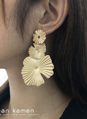 金属质感小雏菊耳钉女s高档耳环