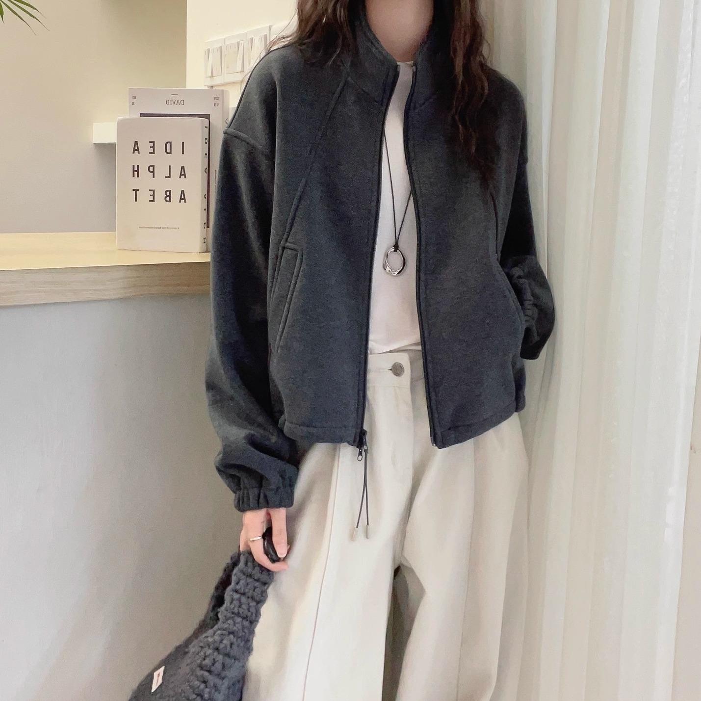 欧洲站2025秋冬新款韩版时尚立领飘带拉链设计短款加绒卫衣外套潮 - 图3