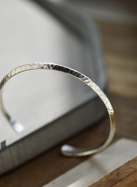 古法手工纯银手镯日系锤纹轻巧简约开口可调节镯子复古风泰国清迈