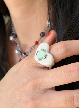 小众设计明星同款多色显白爱心树脂亚克力戒指镶嵌十字架甜酷指环