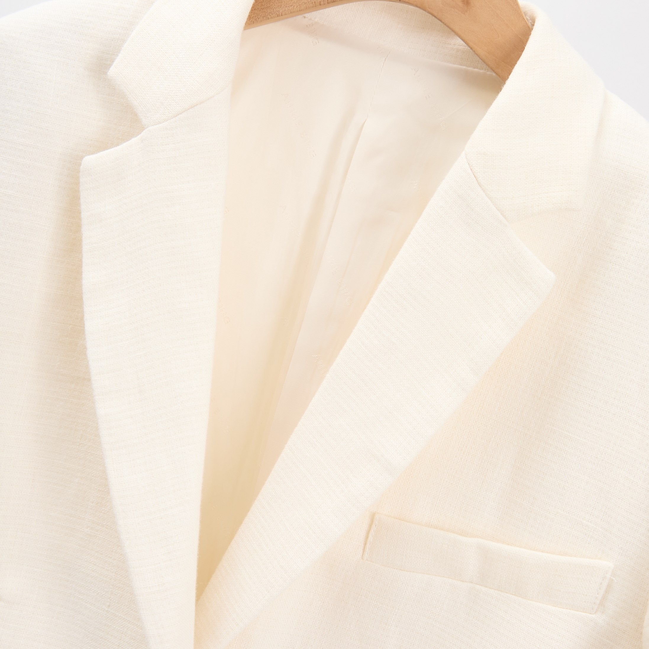 极简风白色亚麻西装外套女休闲西服单排扣翻领上衣260720,淘宝优惠券,粉丝福利购,淘宝优惠卷