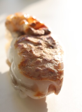 和田玉籽料黄沁龙龟手玩件小摆件