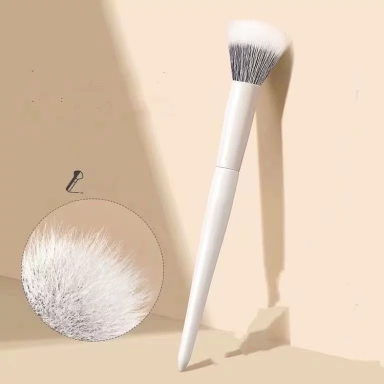 Face blush, big soft handheld concealer brush